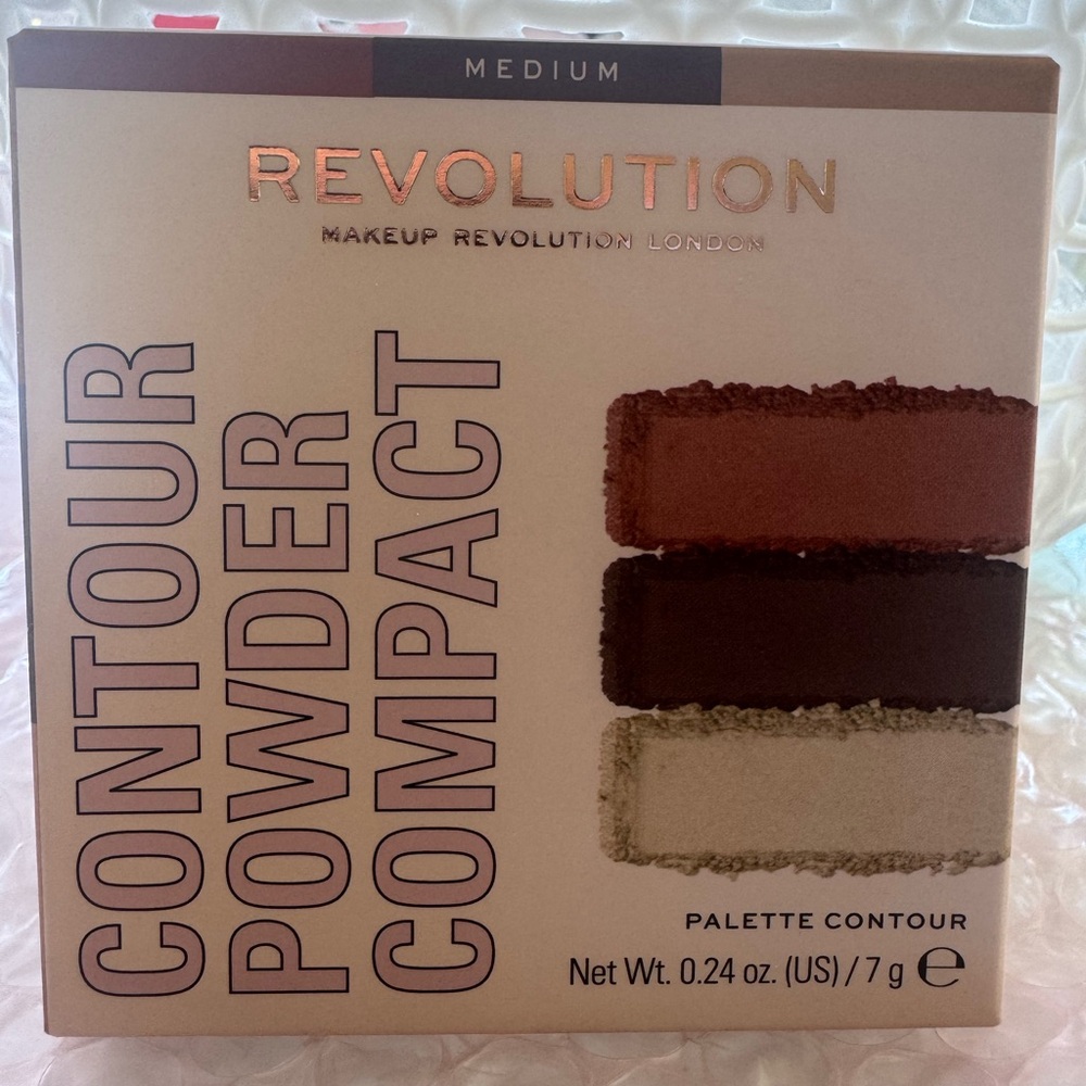 Contour Powder Compact - Picture 2 of 3
